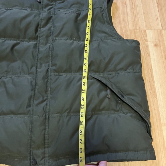 Eddie Bauer Men’s 2XL 650 down vest. Full zip.Olive green with zippered pockets. - Picture 8 of 10
